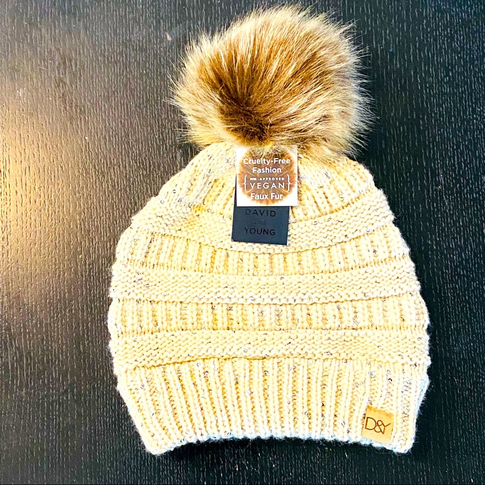 DAVID AND YOUNG Pom Pom Knit Beanie , NWT